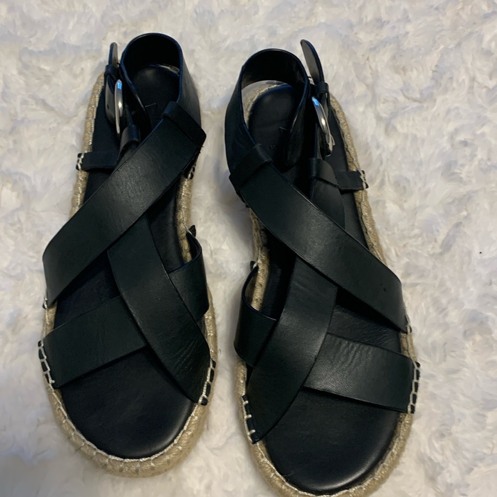 Marc Fisher Sandles